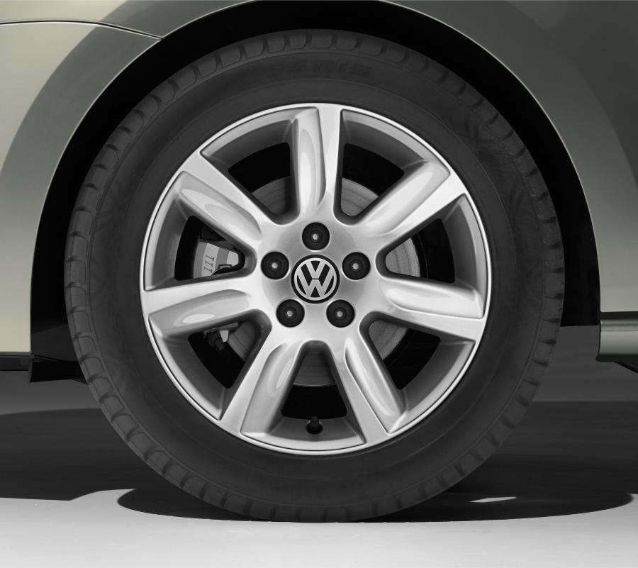  Volkswagen Polo Sedan 2010 года  (фото 40 из 123)